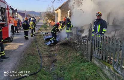U blizini Hrvatske Kostajnice zapalio se stambeni kontejner