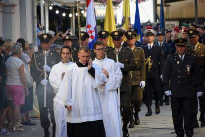 FOTO U Puli velikom procesijom proslavili zaštitnika sv. Tomu