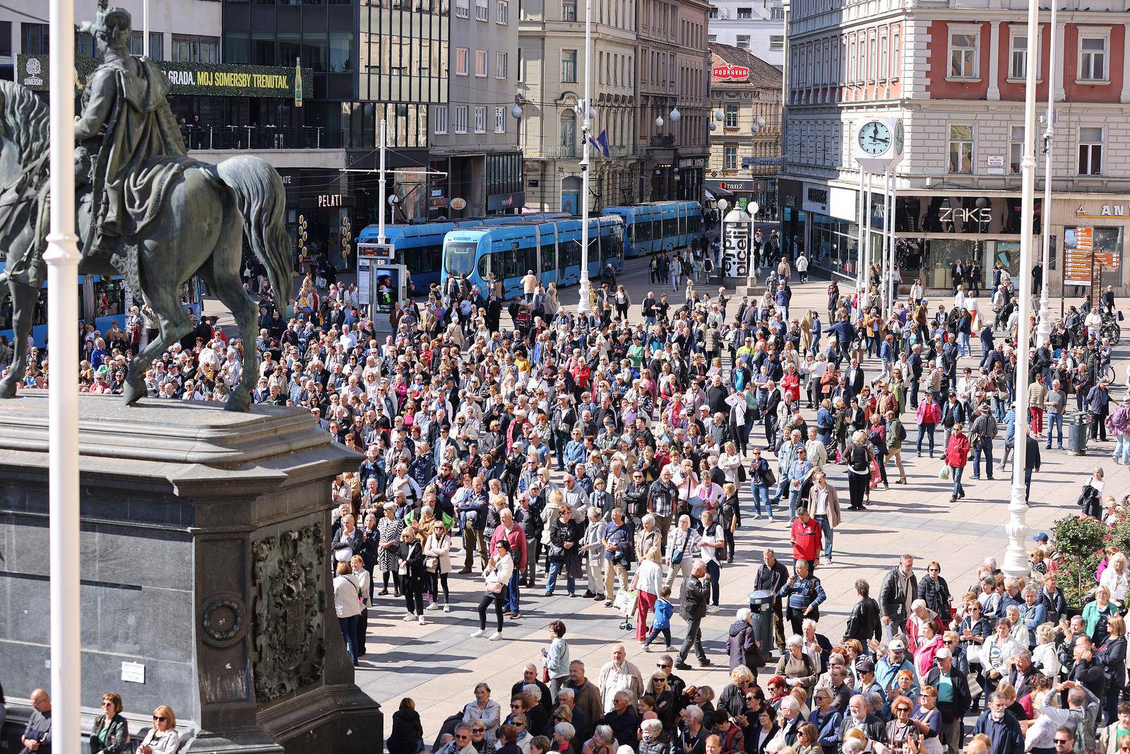 Zagreb: Na Trgu bana Jelacica prosvjedovali umirovljenici