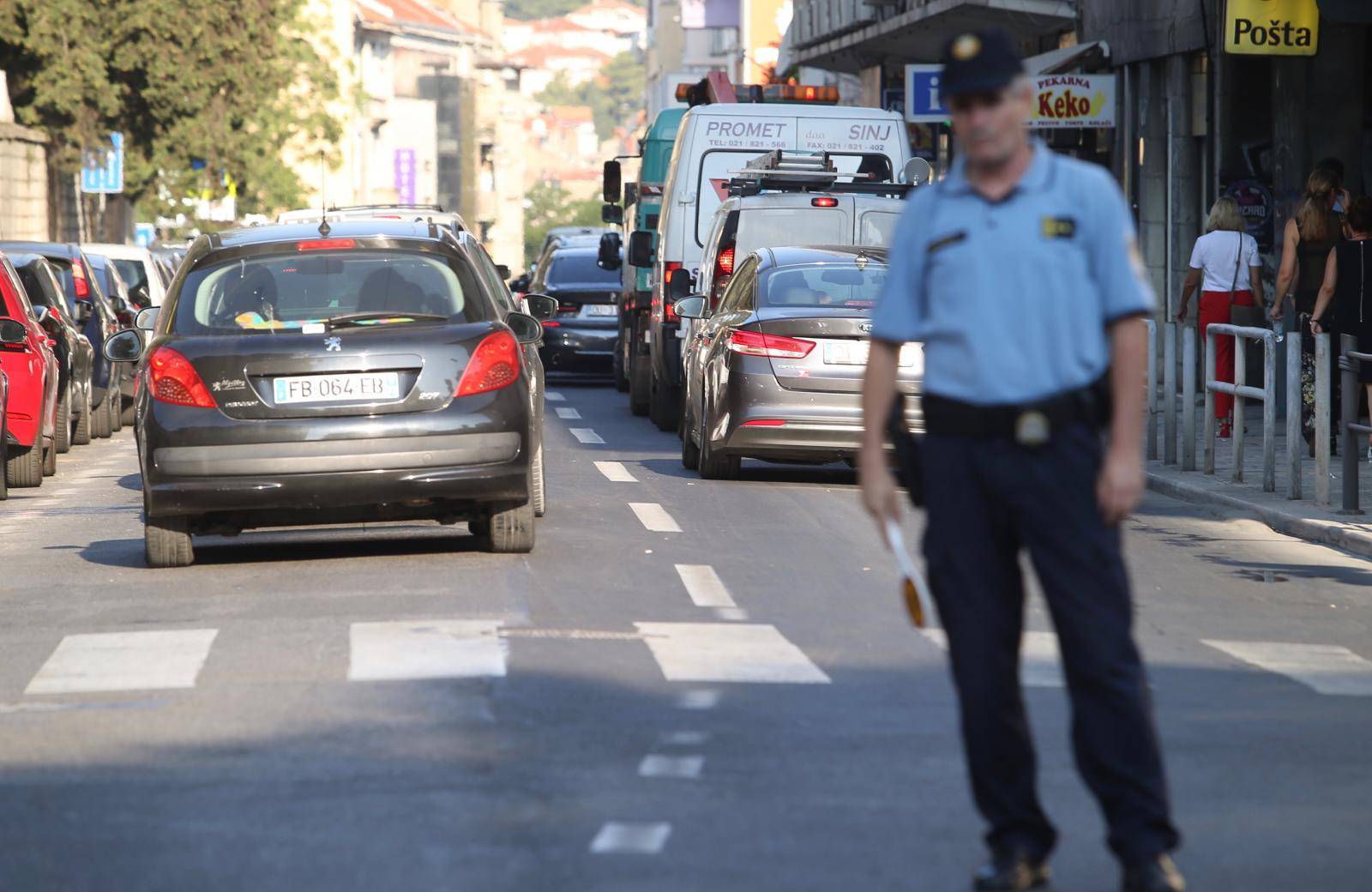 Split: Na izlazu iz gradske luke nastale velike guzve zbog kvara autobusa