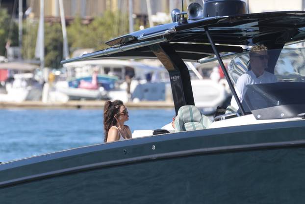 EKSKLUZIVNO Trogir: Nakon četverodnevnog krstarenja Jadranom Jeff Bezos i Lauren Sanchez napustili Hrvatsku