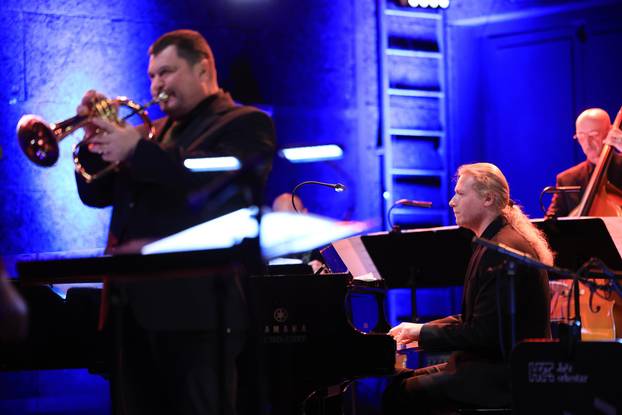 Zagreb: Jazz orkestar HRT-a i Miron Hauser uz osam istaknutih pijanista odali su počast Matiji Dediću 