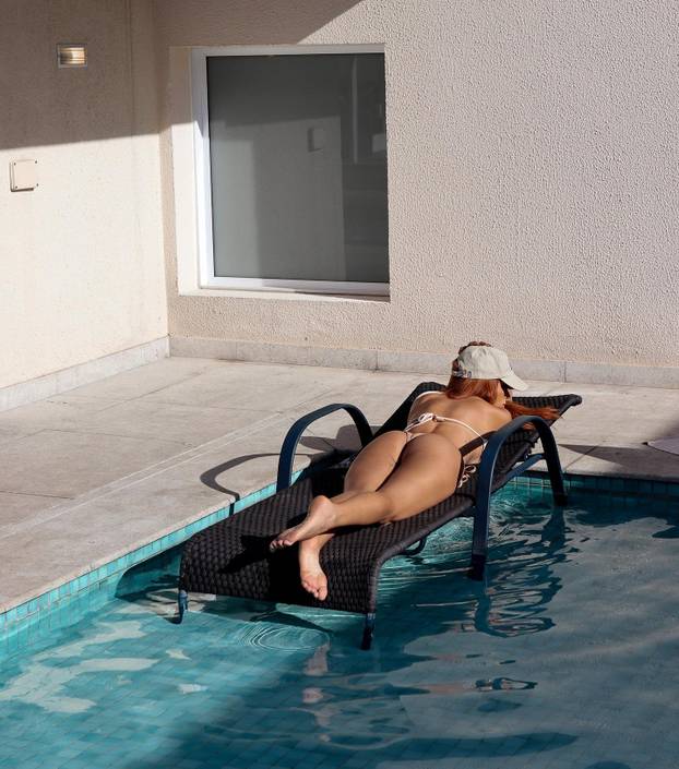 FOTO Fatalna Brazilka tvrdi da je spavala s Neymarom. Toalet papir ne koristi, gole fotke da