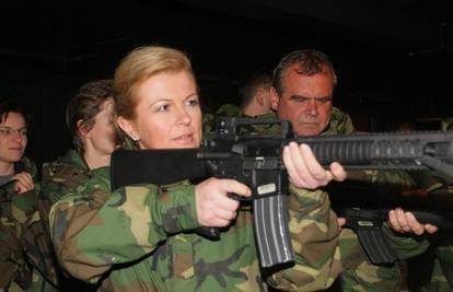 Uzbuna na Pantovčaku: Prijeti li Josipoviću atomski zdesna 