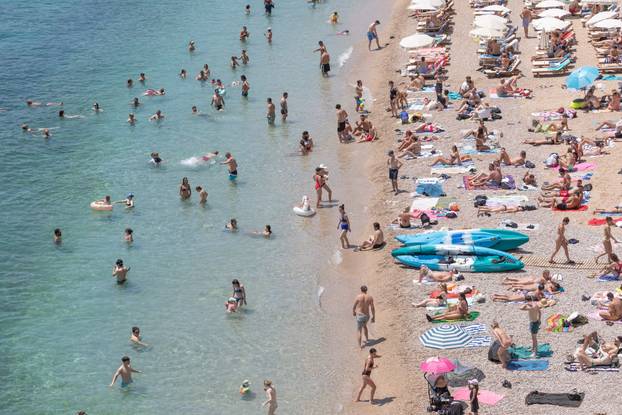 Dubrovnik:  Pune plaže i turističke gužve u gradu