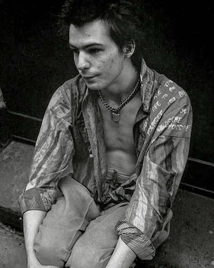 Sid Vicious se predozirao istog dana kad je izašao iz zatvora...