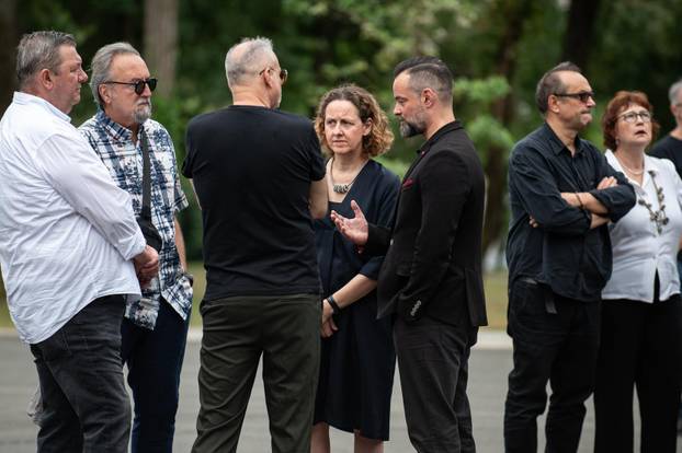 Zagreb: Sprovod redatelja Zrinka Ogreste na Mirogoju