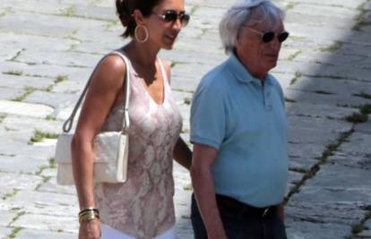 Bernie Ecclestone i supruga Fabiana Flosi prošetali Hvarom