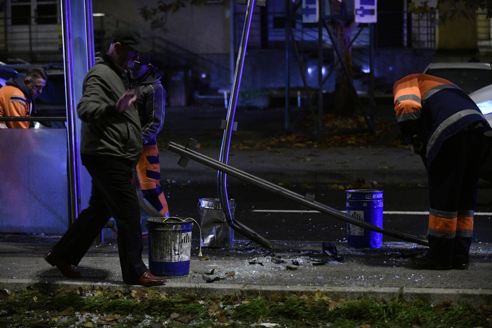 Zagreb: Auto na Horvaćanskoj naletio na tramvajsku stanicu