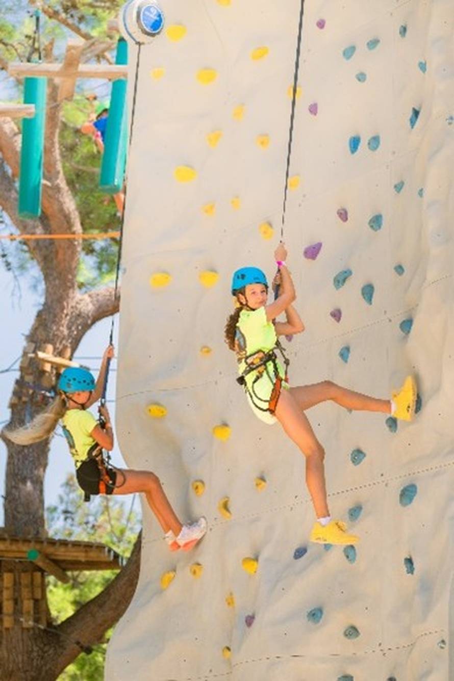 Adrenalin uz more: Doživite slobodan pad i najsigurniji zip-line u Umagu i Pomeru