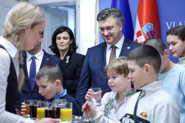 Zagreb: Andrej Plenković primio ukrajinsku djecu koja borave u Hrvatskoj na psihosocijalnoj edukaciji