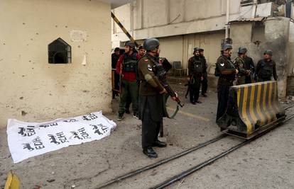 Horor u Pakistanu: Bombaši samoubojice upali u sjedište sigurnosnih snaga, troje mrtvih!