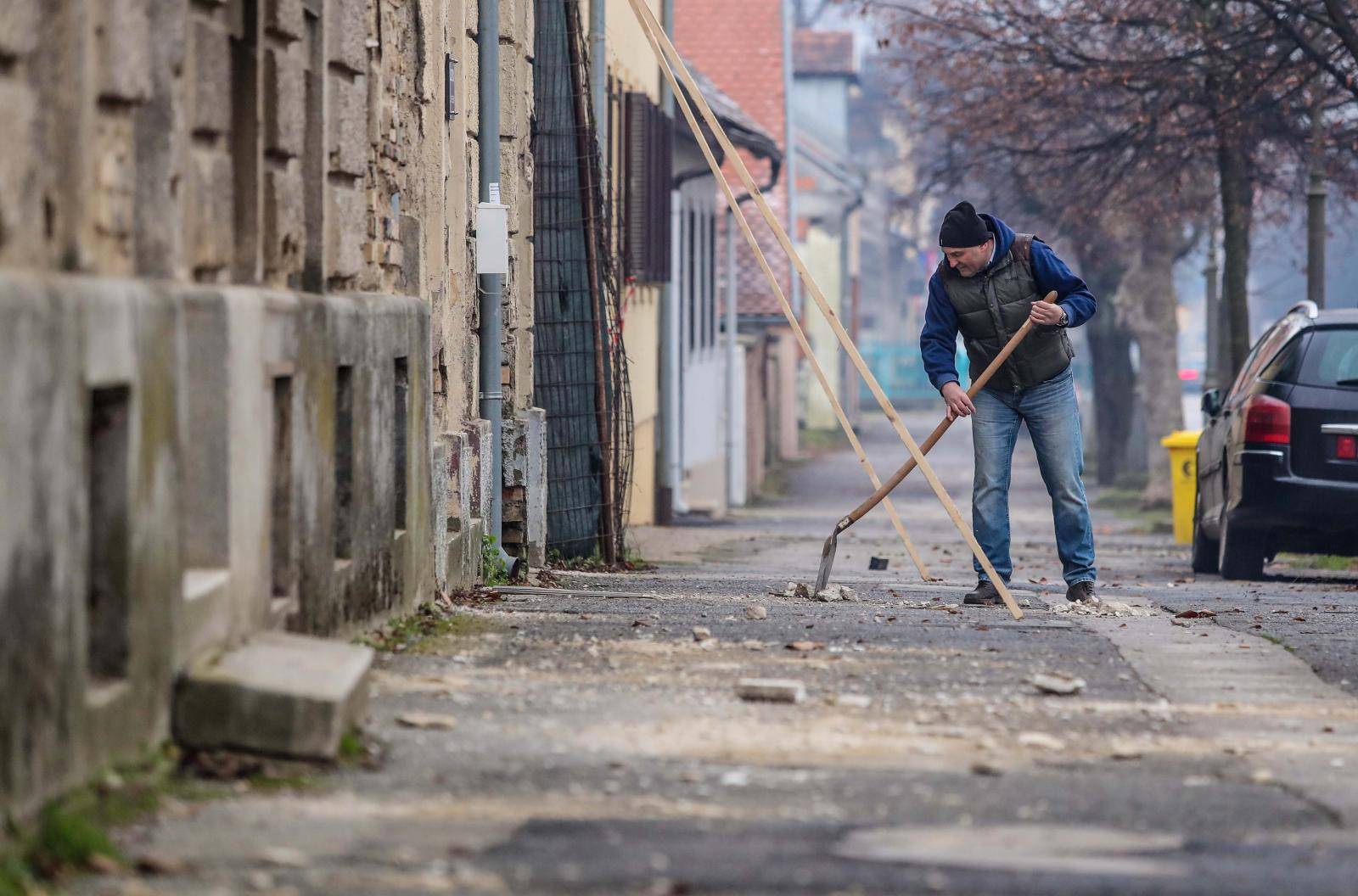 Tlo se i dalje trese, a Atalić kaže da je oštećeno i do 1000 kuća