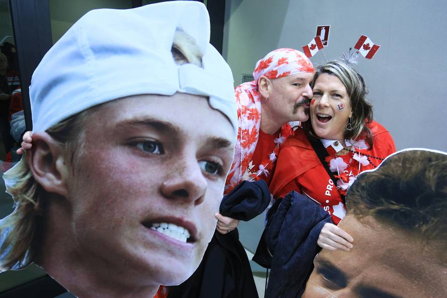 Borna Ćorić okrenuo Pospisila, Hrvatska je osvojila prvi bod...