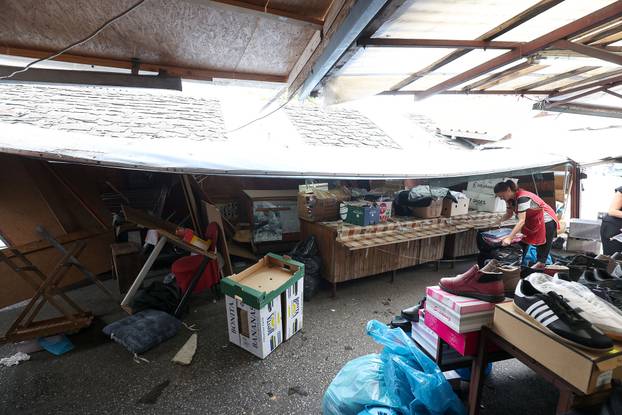 Zagreb: ZET-ov autobus bez vozača zabio se u štand na tržnici Črnomerec