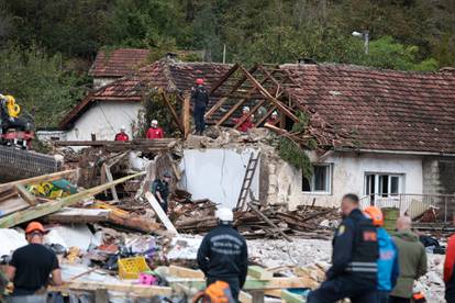 Sve izgubili u poplavama: Traje potraga za nestalima u  Jablanici