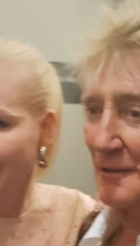 FOTO Rod Stewart pjevao najveće hitove u Ljubljani pa se fotkao u zagrljaju Jelene Rozge