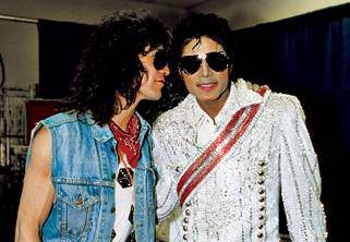 Prodala se crna jakna Michaela Jacksona za 1,9 milijuna kuna