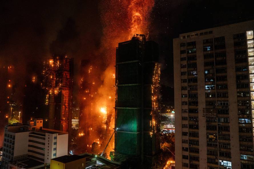 Raste broj žrtava u  Hong Kongu. 65 je poginulih, tragaju za 250 ljudi u spaljenim neboderima