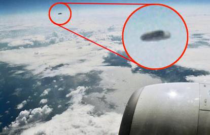 Putnik fotografirao NLO dok je letio zrakoplovom?