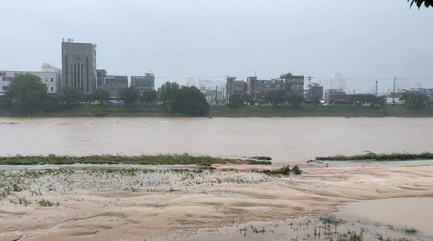 South Korea hit with landslides, flooding, hundreds evacuated