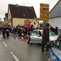 Desetak ozlijeđenih: Autom se zabio u karnevalsku povorku