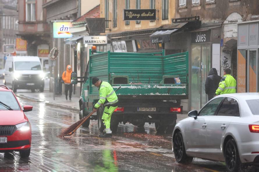 Zagreb: Započelo čišćenje Ilice