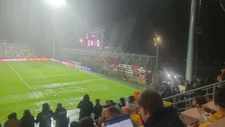 Utakmica Rijeke i Sparte nakon epskog potopa je prekinuta!