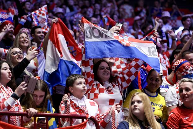 Malmo: Navijači Hrvatske i Mađarske na rukometnoj utakmici EHF prvenstva