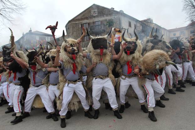 Rijeka: Doček Halubajskih zvončara u centru grada