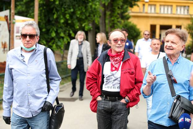 Zagreb: Zoološki vrt posjetili legendarni Smogovci i igrač Dinama Antonio Marin