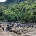 Poplave odnijele najmanje 394 života, traga se za stotinama