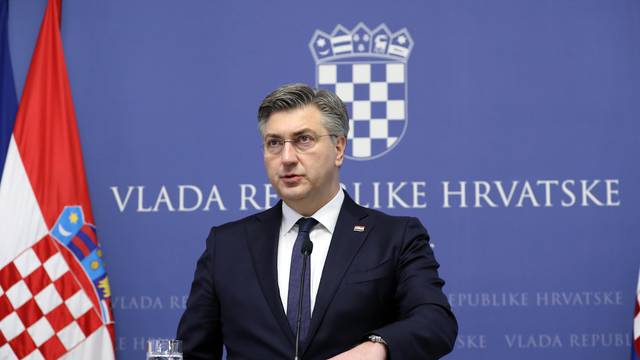 Premijer Plenković u društvu ministara Ćorića i Marića predstavio Prijedlog zakona o uvođenju eura