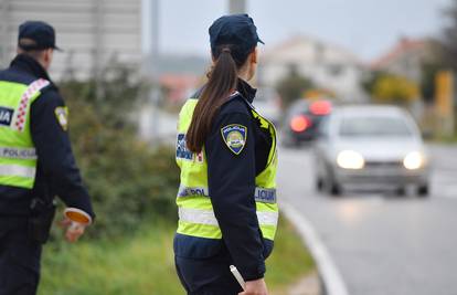 Maloljetnika lovili u Makarskoj, dvojica pijana za volanom, policija ih sve dovela pred suca