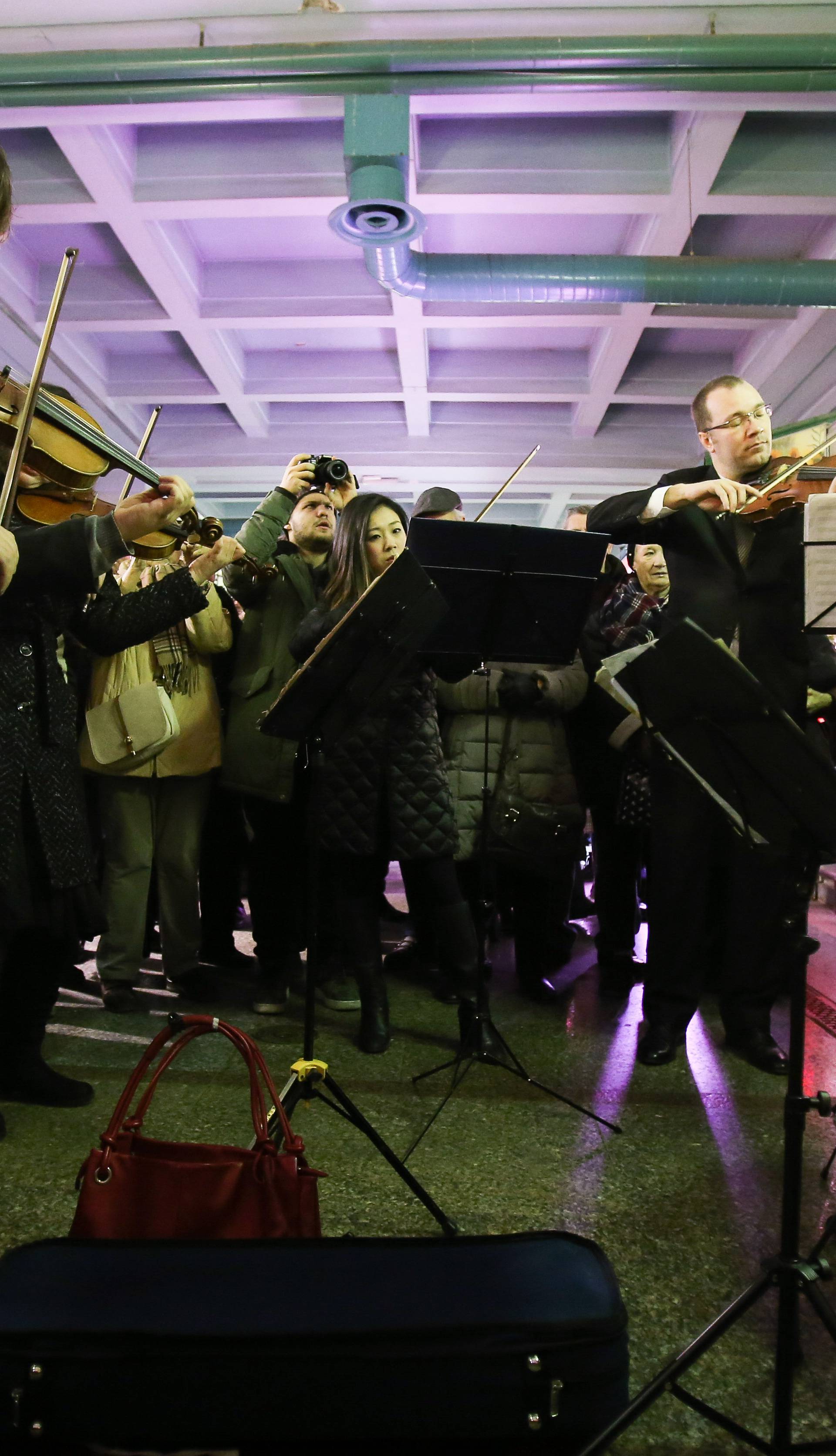 Koncert na placu: Po špeceraj na Dolac uz ritmove solista...