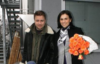 Branku Krstulović suprug dočekao s petnaest ruža