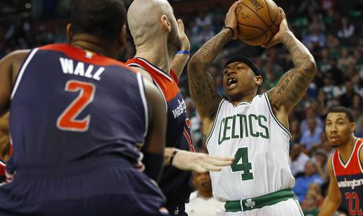 Sa sekinog sprovoda do&scaron;ao na teren, izgubio zub i briljirao...