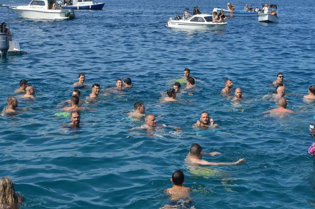 Rogoznica: Ispra?aj Gospe od Kapelice