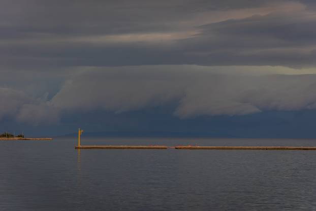 Novalja: Dolazak olujnog nevremena nad Novalju