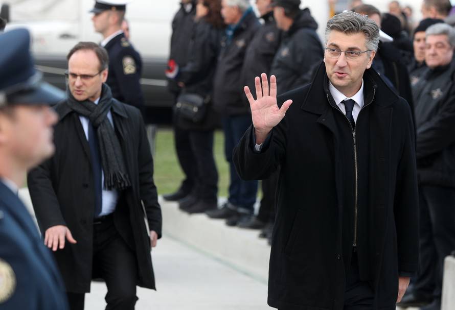 Otkrili spomenik Tuđmanu, evo tko je sve bio među uzvanicima