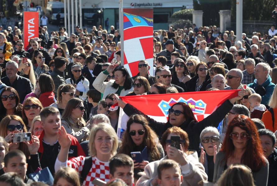Šibenik: Svečani doček zlatnog izbornika, Ivice Tucka, njegovog pomoćnika Jure Marelje i Perice Bukića