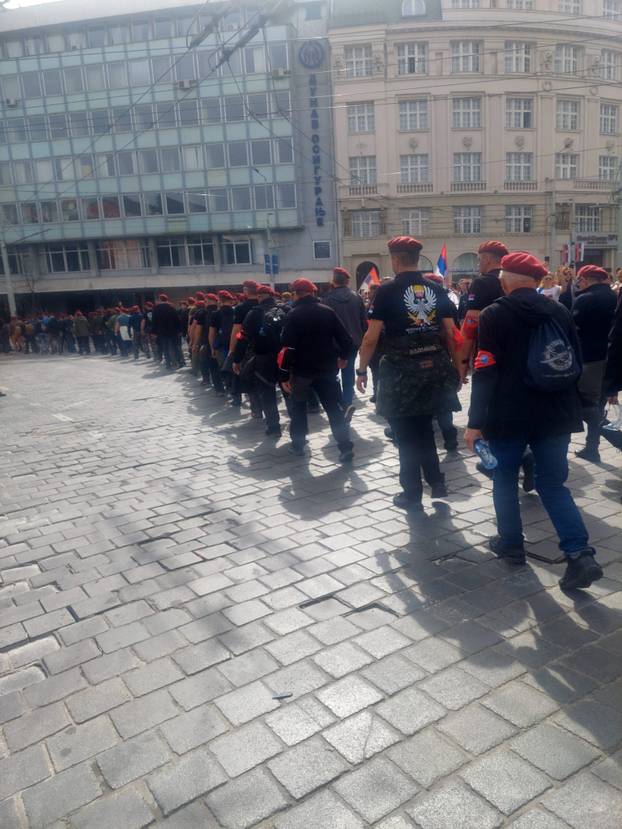 200 slika s masovnog prosvjeda