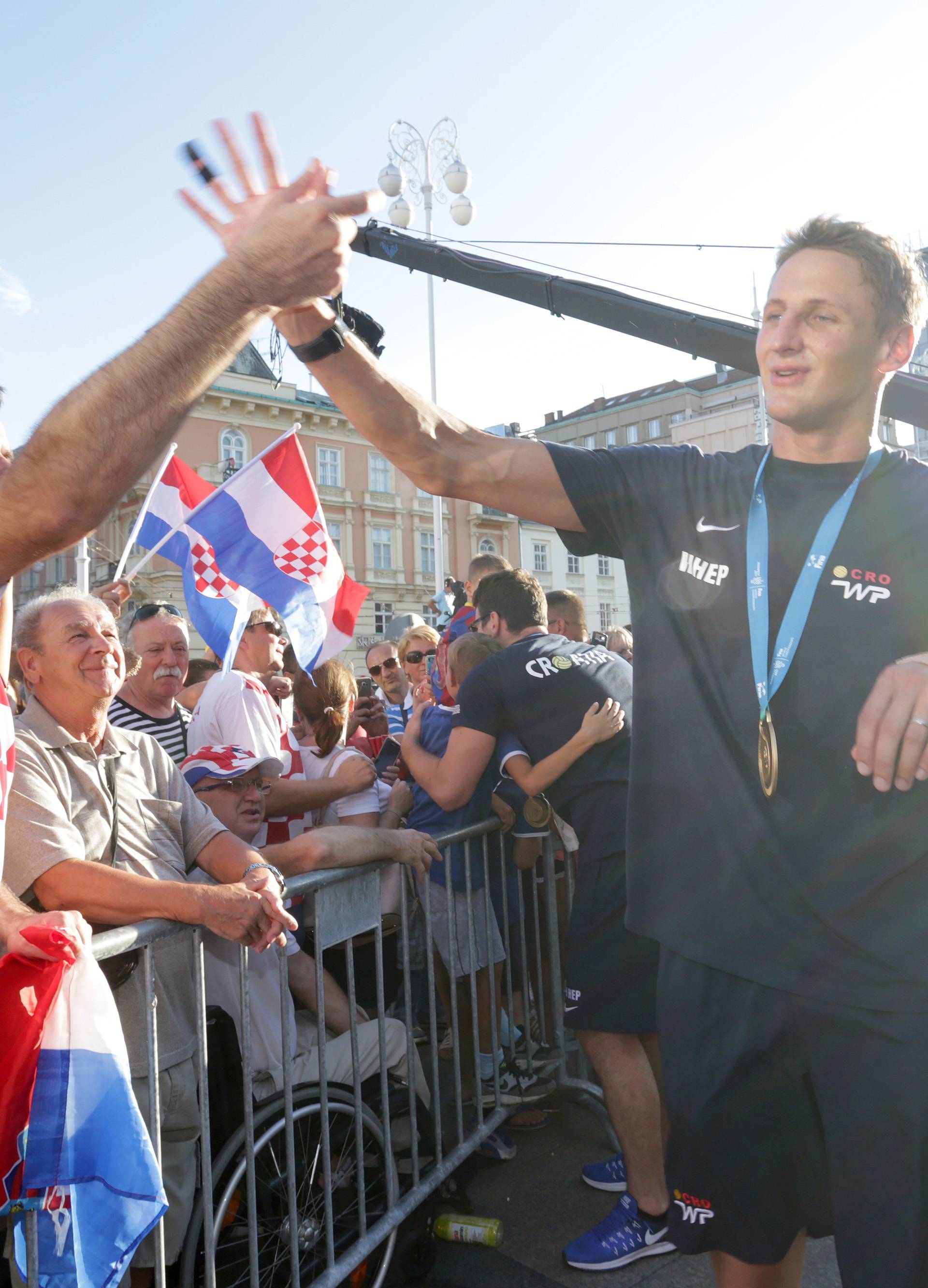 VIDEO: Zlatni su stigli kući, Hrvatska je dočekala prvake