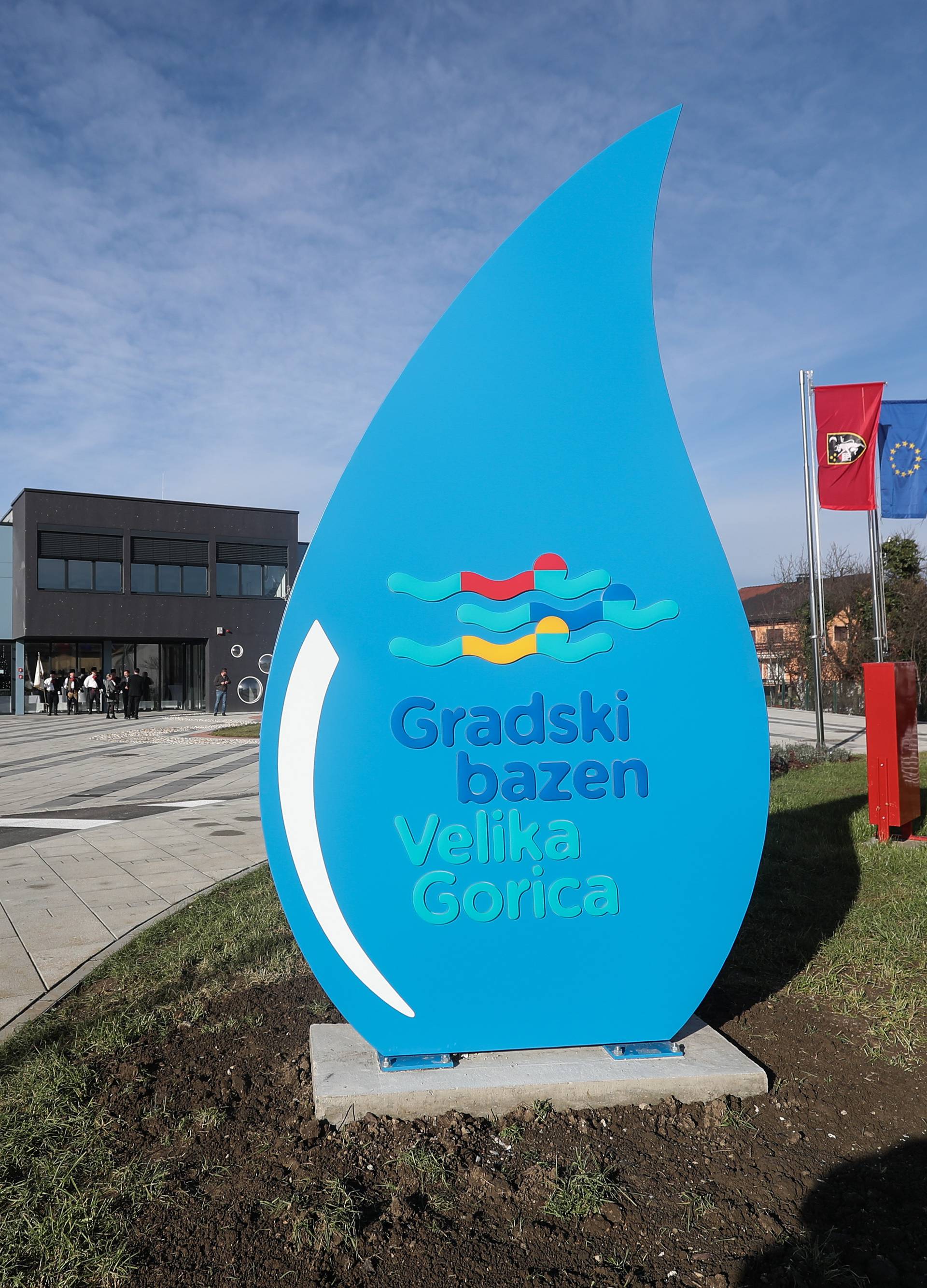 Predsjednica Kolinda Grabar KitaroviÄ nazoÄila je otvorenju Gradskog bazena Velika Gorica