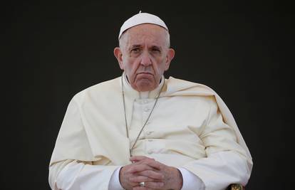 Papa moli za oprost: Predugo se ignorirala bol zlostavljanih