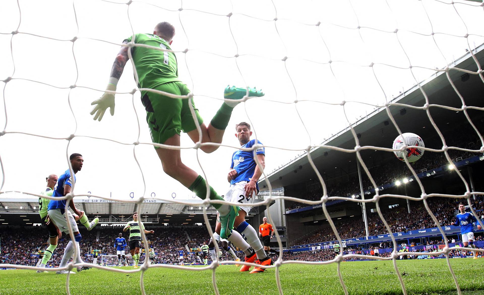 Premier League - Everton v Manchester City