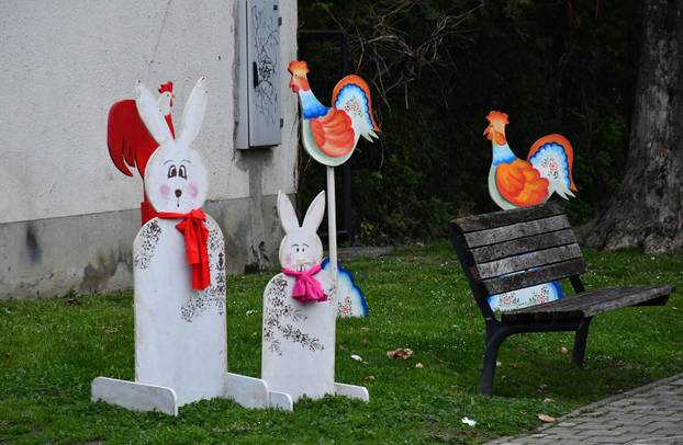 Slavonski Brod: Počelo ukrašavanje središta grada uskrsnim dekoracijama