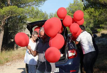 Šibenik: Karanfilima i puštanjem balona obilježeno osnivanje prvog šibenskog partizanskog odreda