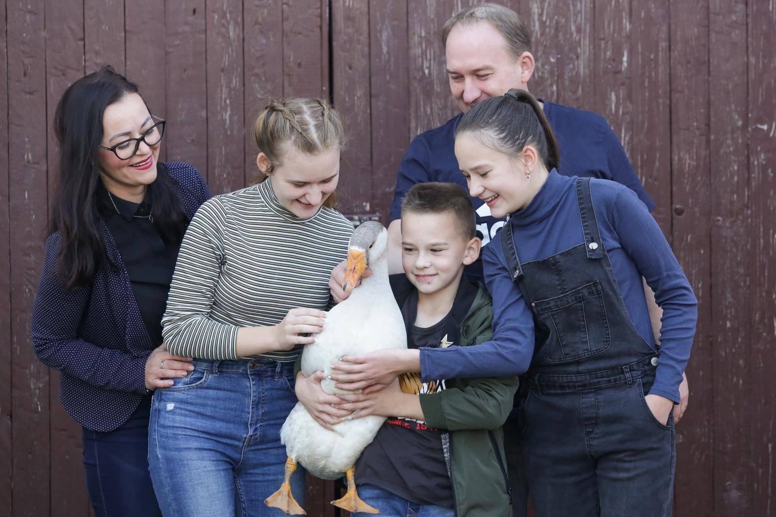 'Gugi s nama igra nogomet, a s mamom i tatom popije i kavu!'