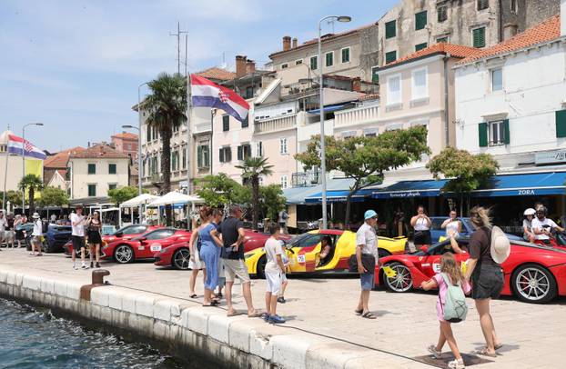 Šibenik: Turneja Ferrari Cavalcade 2026. s više od 120 Ferrarija na šibenskoj rivi